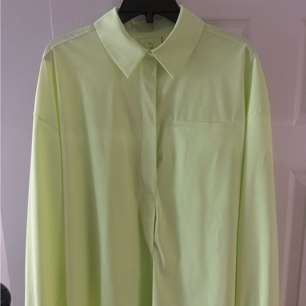 Women’s nike 24/7 neon yellow button up shirt W/O TAGS